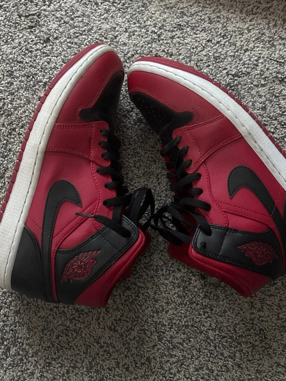 Nike Air Jordan 1 Mid - Red & Black